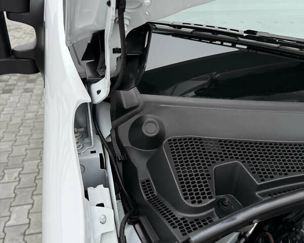 Белый Рено Мастер, объемом двигателя 0 л и пробегом 199 тыс. км за 26500 $, фото 56 на Automoto.ua