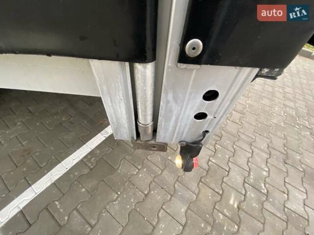 Белый Рено Мастер, объемом двигателя 0 л и пробегом 267 тыс. км за 19999 $, фото 15 на Automoto.ua