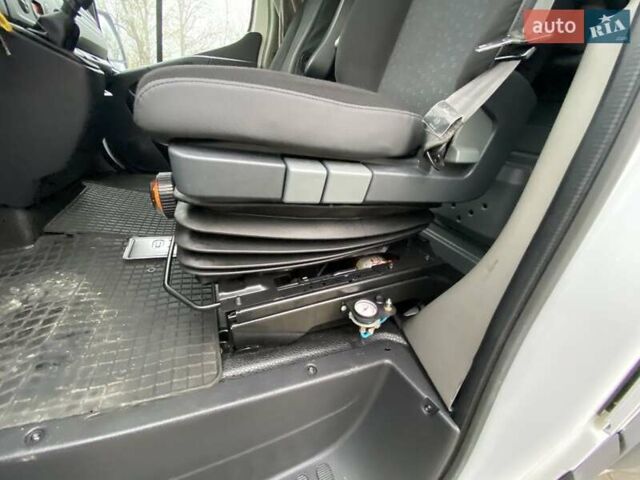 Белый Рено Мастер, объемом двигателя 0 л и пробегом 267 тыс. км за 19999 $, фото 29 на Automoto.ua