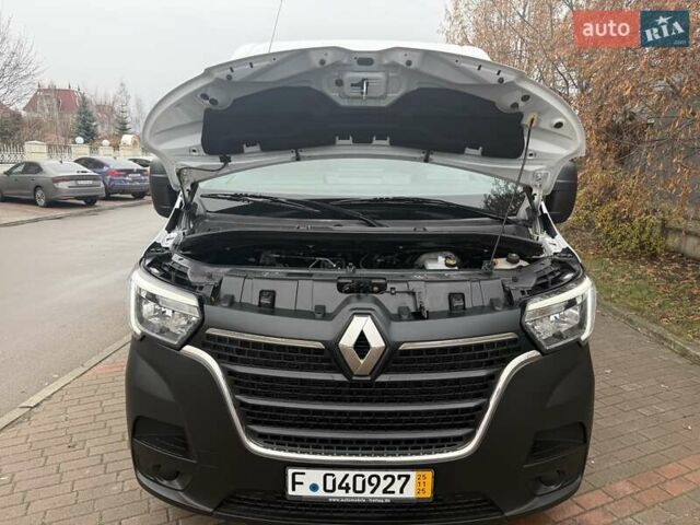 Белый Рено Мастер, объемом двигателя 2.3 л и пробегом 185 тыс. км за 23850 $, фото 53 на Automoto.ua