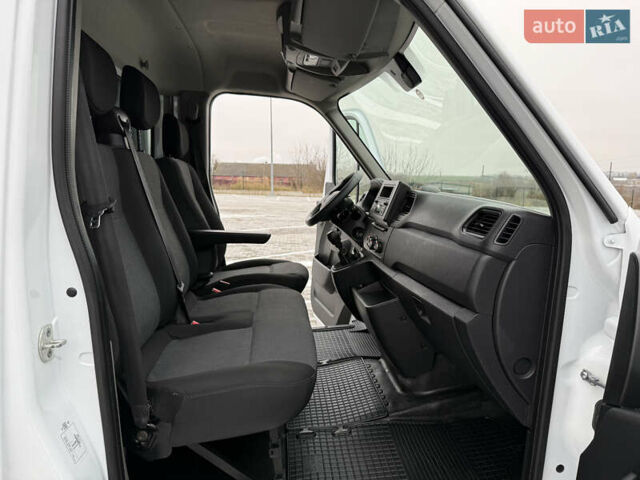 Белый Рено Мастер, объемом двигателя 0 л и пробегом 199 тыс. км за 26500 $, фото 48 на Automoto.ua