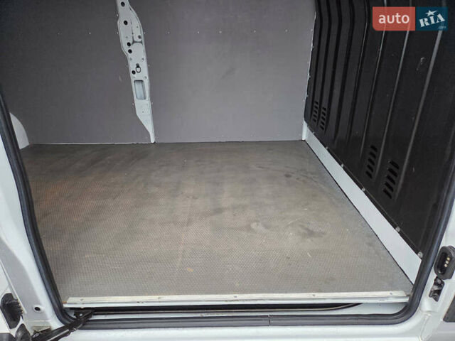 Білий Рено Мастєр, об'ємом двигуна 2.3 л та пробігом 105 тис. км за 24200 $, фото 51 на Automoto.ua