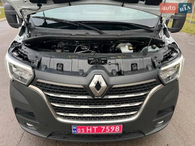 Белый Рено Мастер, объемом двигателя 2.3 л и пробегом 287 тыс. км за 25500 $, фото 108 на Automoto.ua