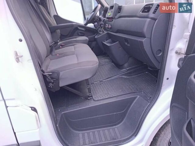 Білий Рено Мастєр, об'ємом двигуна 2.3 л та пробігом 204 тис. км за 25677 $, фото 23 на Automoto.ua