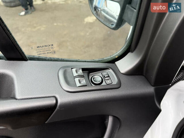 Белый Рено Мастер, объемом двигателя 2.3 л и пробегом 119 тыс. км за 23800 $, фото 20 на Automoto.ua
