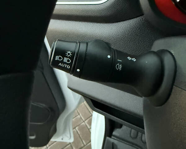 Рено Мастер 2022 в Киеве на Automoto.ua Белый Рено Мастер, объемом двигателя 2.3 л и пробегом 232 тыс. км за 21499 $, фото 60 на Automoto.ua