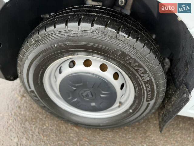 Білий Рено Мастєр, об'ємом двигуна 0 л та пробігом 238 тис. км за 26900 $, фото 31 на Automoto.ua