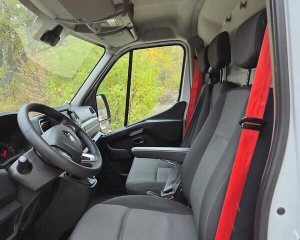 Белый Рено Мастер, объемом двигателя 2.3 л и пробегом 124 тыс. км за 23600 $, фото 4 на Automoto.ua