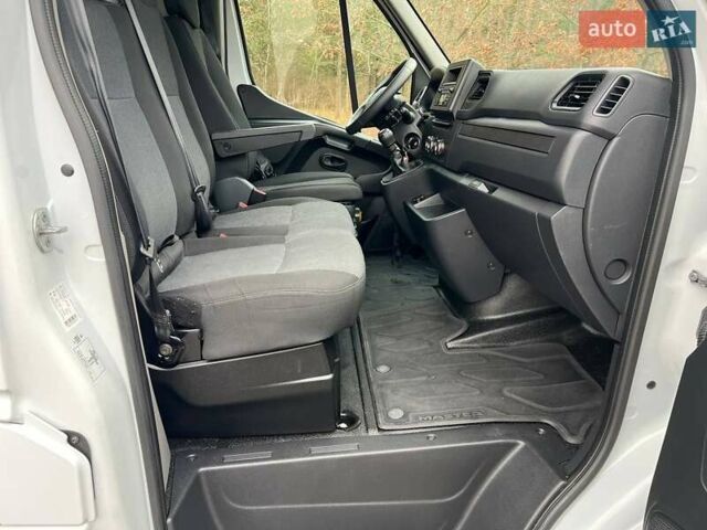 Белый Рено Мастер, объемом двигателя 2.3 л и пробегом 287 тыс. км за 25500 $, фото 91 на Automoto.ua