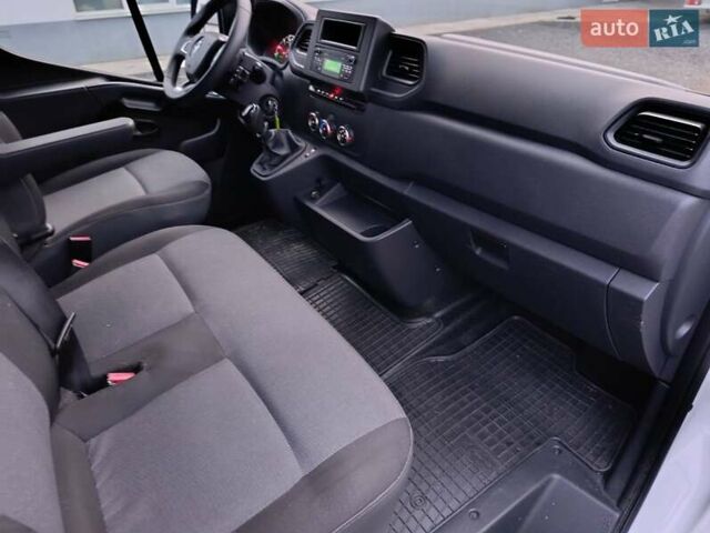 Білий Рено Мастєр, об'ємом двигуна 2.3 л та пробігом 204 тис. км за 25677 $, фото 28 на Automoto.ua