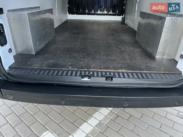 Белый Рено Мастер, объемом двигателя 2.3 л и пробегом 151 тыс. км за 21450 $, фото 35 на Automoto.ua