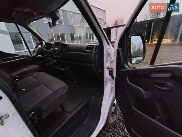 Білий Рено Мастєр, об'ємом двигуна 2.3 л та пробігом 204 тис. км за 25677 $, фото 29 на Automoto.ua