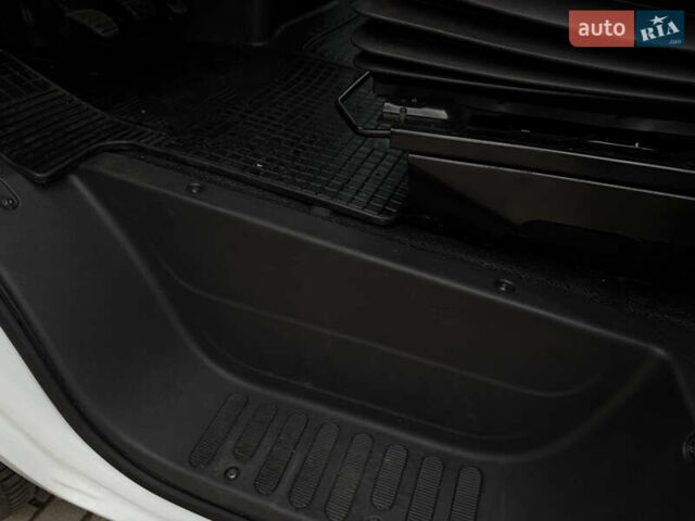 Білий Рено Мастєр, об'ємом двигуна 0 л та пробігом 243 тис. км за 21500 $, фото 19 на Automoto.ua