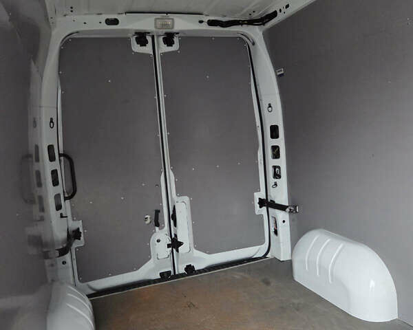 Білий Рено Мастєр, об'ємом двигуна 2.3 л та пробігом 105 тис. км за 24200 $, фото 48 на Automoto.ua