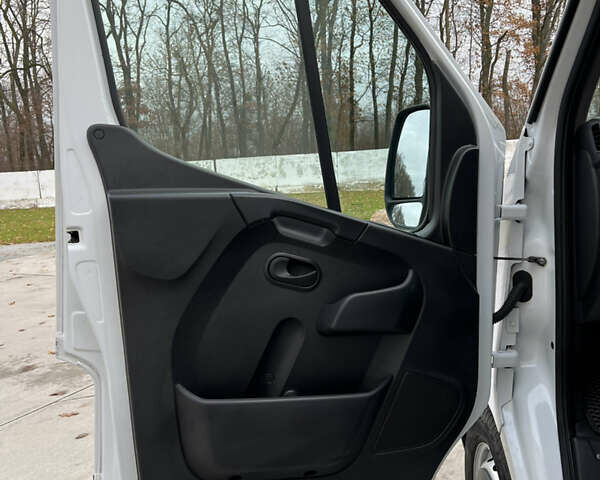 Белый Рено Мастер, объемом двигателя 2.3 л и пробегом 166 тыс. км за 20900 $, фото 16 на Automoto.ua