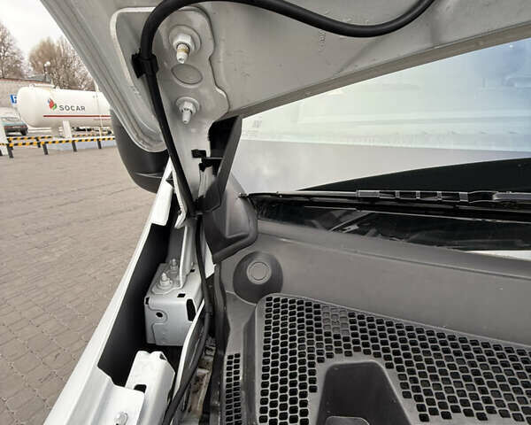 Білий Рено Мастєр, об'ємом двигуна 2.3 л та пробігом 105 тис. км за 24200 $, фото 41 на Automoto.ua