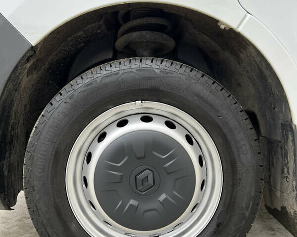 Белый Рено Мастер, объемом двигателя 2.3 л и пробегом 166 тыс. км за 20900 $, фото 7 на Automoto.ua