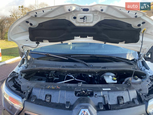 Білий Рено Мастєр, об'ємом двигуна 2.3 л та пробігом 269 тис. км за 19600 $, фото 18 на Automoto.ua