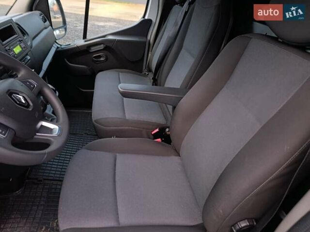 Білий Рено Мастєр, об'ємом двигуна 2.3 л та пробігом 204 тис. км за 25677 $, фото 37 на Automoto.ua