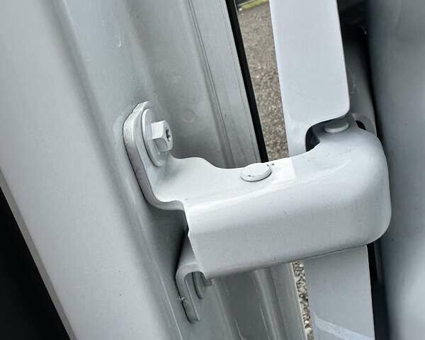 Білий Рено Мастєр, об'ємом двигуна 2.3 л та пробігом 198 тис. км за 19999 $, фото 27 на Automoto.ua