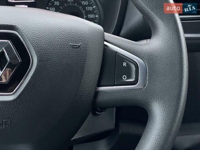 Белый Рено Мастер, объемом двигателя 2.3 л и пробегом 227 тыс. км за 24155 $, фото 40 на Automoto.ua