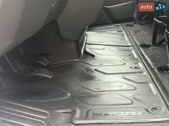 Белый Рено Мастер, объемом двигателя 2.3 л и пробегом 185 тыс. км за 23850 $, фото 29 на Automoto.ua