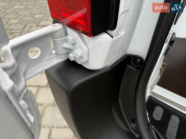 Білий Рено Мастєр, об'ємом двигуна 0 л та пробігом 192 тис. км за 21600 $, фото 71 на Automoto.ua