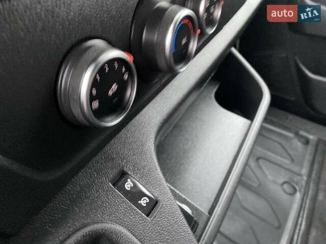 Білий Рено Мастєр, об'ємом двигуна 2.3 л та пробігом 255 тис. км за 18350 $, фото 45 на Automoto.ua