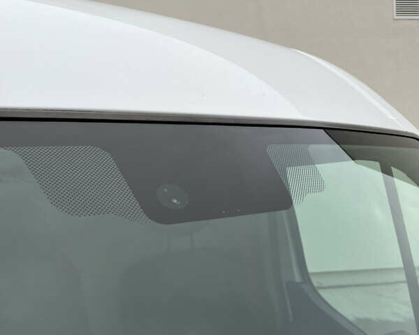 Белый Рено Мастер, объемом двигателя 2.3 л и пробегом 166 тыс. км за 20900 $, фото 3 на Automoto.ua