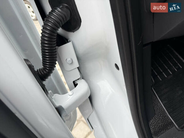 Білий Рено Мастєр, об'ємом двигуна 0 л та пробігом 192 тис. км за 21600 $, фото 39 на Automoto.ua