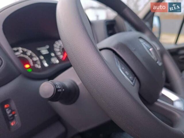 Білий Рено Мастєр, об'ємом двигуна 2.3 л та пробігом 204 тис. км за 25677 $, фото 36 на Automoto.ua