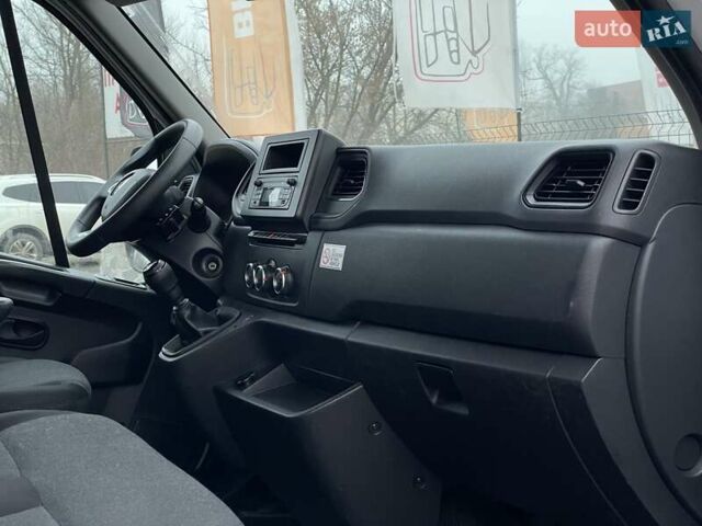 Белый Рено Мастер, объемом двигателя 2.3 л и пробегом 227 тыс. км за 24155 $, фото 32 на Automoto.ua