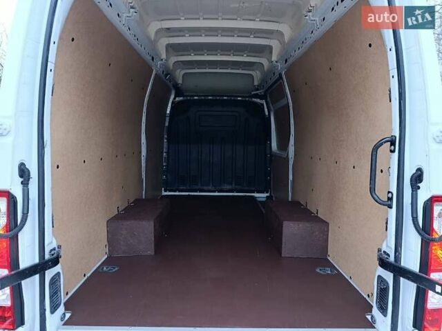 Белый Рено Мастер, объемом двигателя 2.3 л и пробегом 205 тыс. км за 25550 $, фото 23 на Automoto.ua