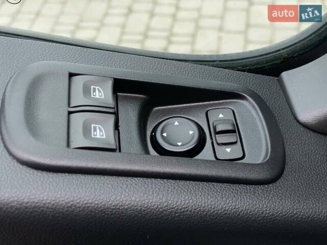 Белый Рено Мастер, объемом двигателя 2.3 л и пробегом 227 тыс. км за 24155 $, фото 36 на Automoto.ua