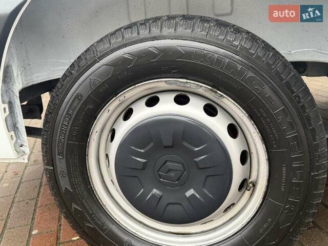 Белый Рено Мастер, объемом двигателя 2.3 л и пробегом 185 тыс. км за 23850 $, фото 17 на Automoto.ua