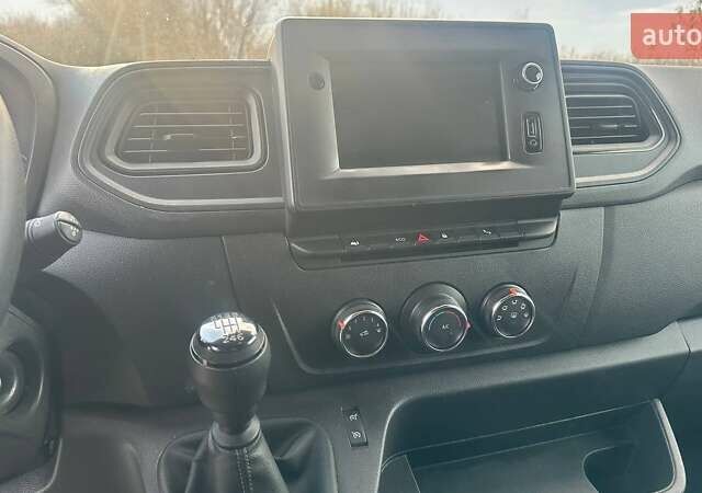 Белый Рено Мастер, объемом двигателя 2.3 л и пробегом 195 тыс. км за 19200 $, фото 10 на Automoto.ua