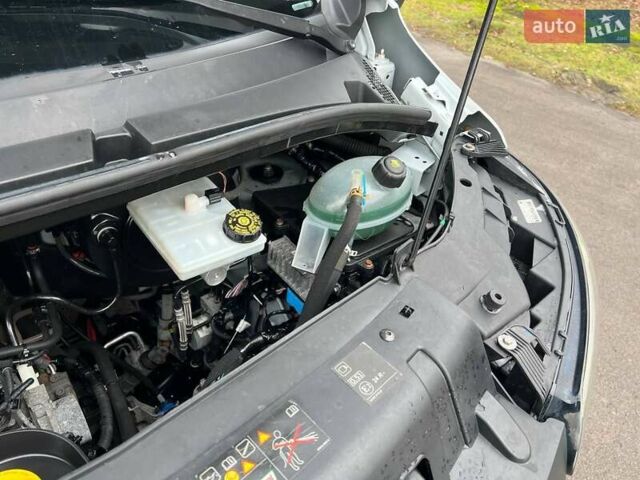 Белый Рено Мастер, объемом двигателя 2.3 л и пробегом 287 тыс. км за 25500 $, фото 114 на Automoto.ua