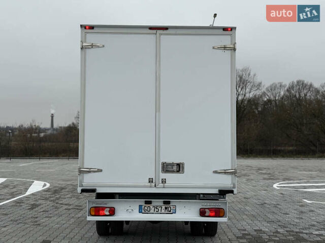 Белый Рено Мастер, объемом двигателя 0 л и пробегом 199 тыс. км за 26500 $, фото 10 на Automoto.ua