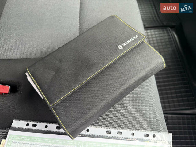 Білий Рено Мастєр, об'ємом двигуна 0 л та пробігом 192 тис. км за 21600 $, фото 94 на Automoto.ua