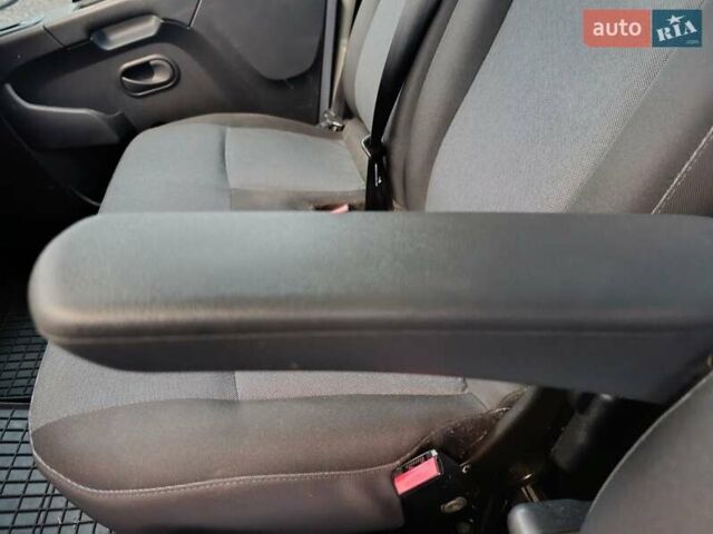 Білий Рено Мастєр, об'ємом двигуна 2.3 л та пробігом 204 тис. км за 25677 $, фото 34 на Automoto.ua