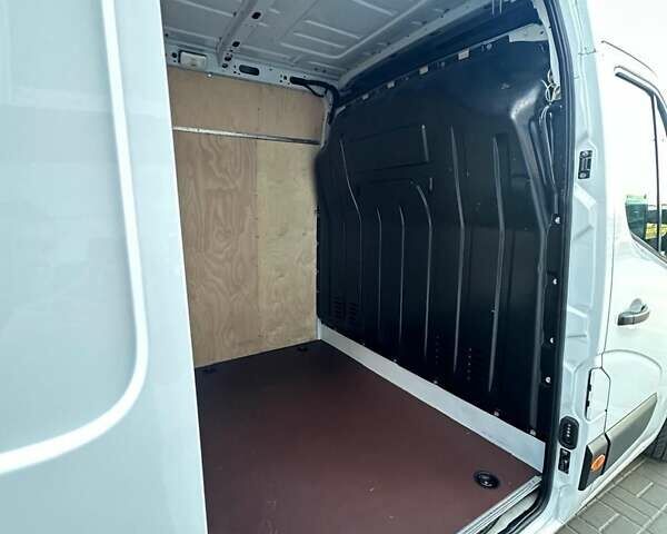 Белый Рено Мастер, объемом двигателя 2.3 л и пробегом 219 тыс. км за 20799 $, фото 16 на Automoto.ua