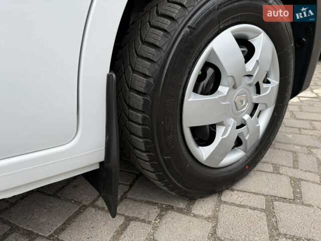 Білий Рено Мастєр, об'ємом двигуна 0 л та пробігом 192 тис. км за 21600 $, фото 33 на Automoto.ua