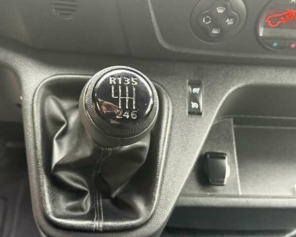 Белый Рено Мастер, объемом двигателя 2.3 л и пробегом 185 тыс. км за 23850 $, фото 34 на Automoto.ua