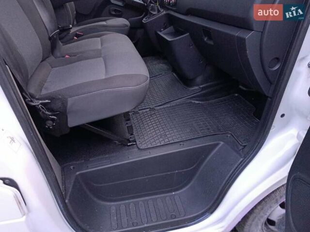 Білий Рено Мастєр, об'ємом двигуна 2.3 л та пробігом 204 тис. км за 25677 $, фото 24 на Automoto.ua