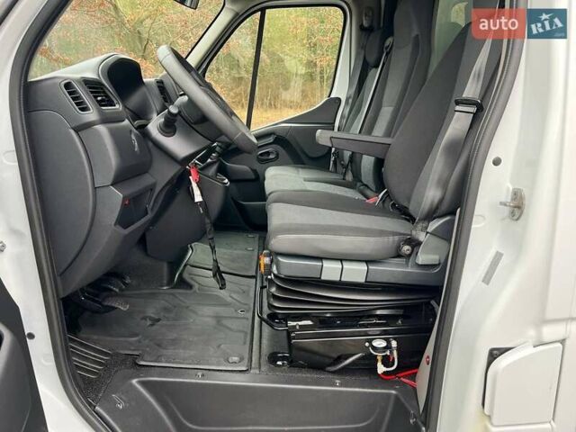 Белый Рено Мастер, объемом двигателя 2.3 л и пробегом 287 тыс. км за 25500 $, фото 74 на Automoto.ua