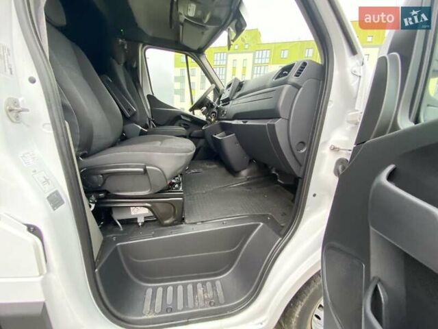 Белый Рено Мастер, объемом двигателя 0 л и пробегом 267 тыс. км за 19999 $, фото 25 на Automoto.ua