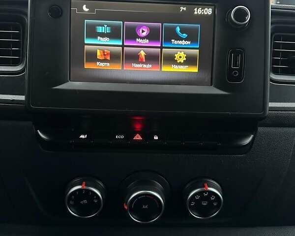 Белый Рено Мастер, объемом двигателя 2.3 л и пробегом 191 тыс. км за 19599 $, фото 13 на Automoto.ua