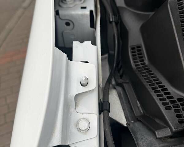 Белый Рено Мастер, объемом двигателя 2.3 л и пробегом 185 тыс. км за 23850 $, фото 61 на Automoto.ua