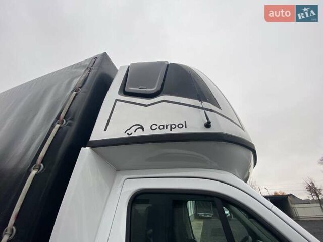 Белый Рено Мастер, объемом двигателя 2.3 л и пробегом 263 тыс. км за 20998 $, фото 2 на Automoto.ua