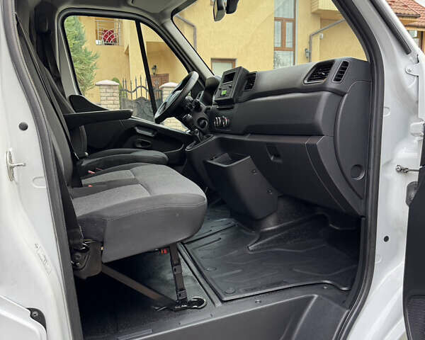 Білий Рено Мастєр, об'ємом двигуна 2.3 л та пробігом 95 тис. км за 27000 $, фото 33 на Automoto.ua